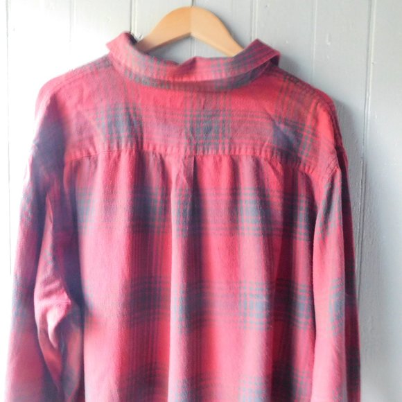 🎨 Oversized Artist Flannel Shirt - Picture 9 of 11